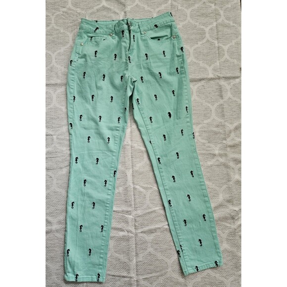 Crown & Ivy Jeans Women’s Size 2 (28x28) Green With Blue Sea Horse Embroidered - Picture 2 of 9